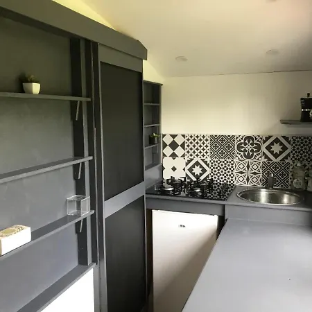 Logement Insolite / Jolie Tiny House * Vero